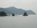 夫婦岩を覗く
